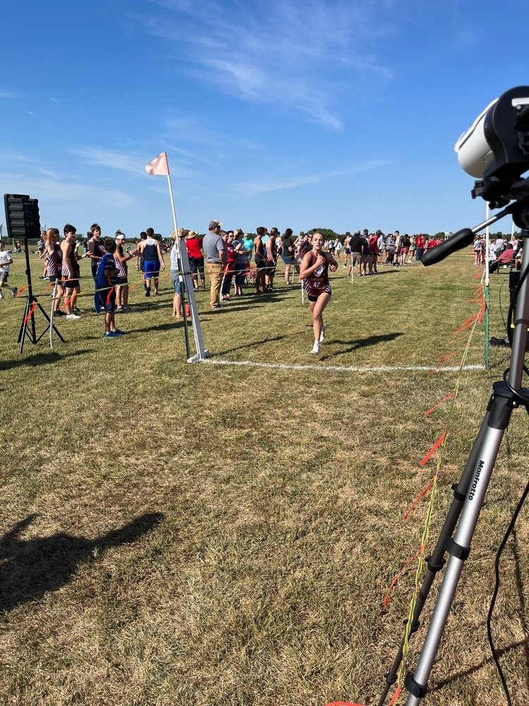 145activities's tweet photo. XC bringing back a lot of hardware!! Both Girls and Boys finished runner-up and several PR’s all around. Well done!! https://t.co/b48vft8UXg