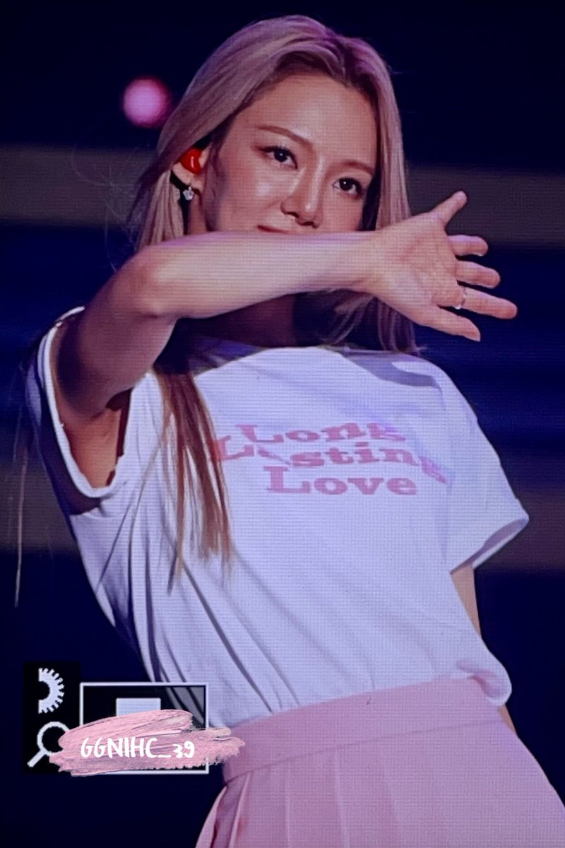 GGNIHC_39's tweet photo. 220903 팬미팅 #효연 #HYOYEON #HYO
💖💓💝💞💗💘✨✨✨✨✨✨ https://t.co/JXMiIs7TLC