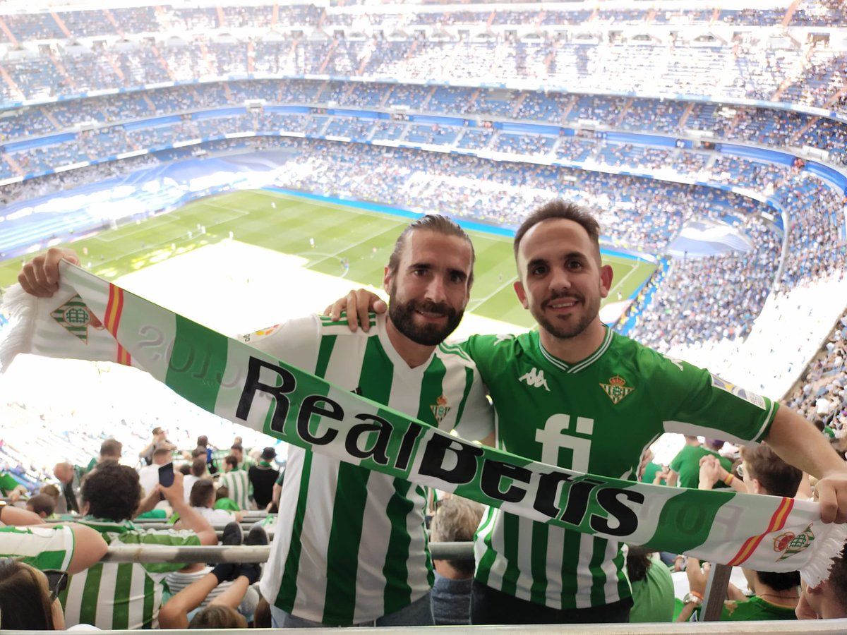 pbalonuestro's tweet photo. No hemos podido sacar puntos del Bernabéu, pero esta peña y afición, están muy orgullosas de los verdiblancos 💪🏻💚

Desde ya, pensando en el HJK de Helsinki 🇫🇮

#MadridOnTour
#DondeVayasVoy
#ALONUESTRO https://t.co/ADuSgHtB3w