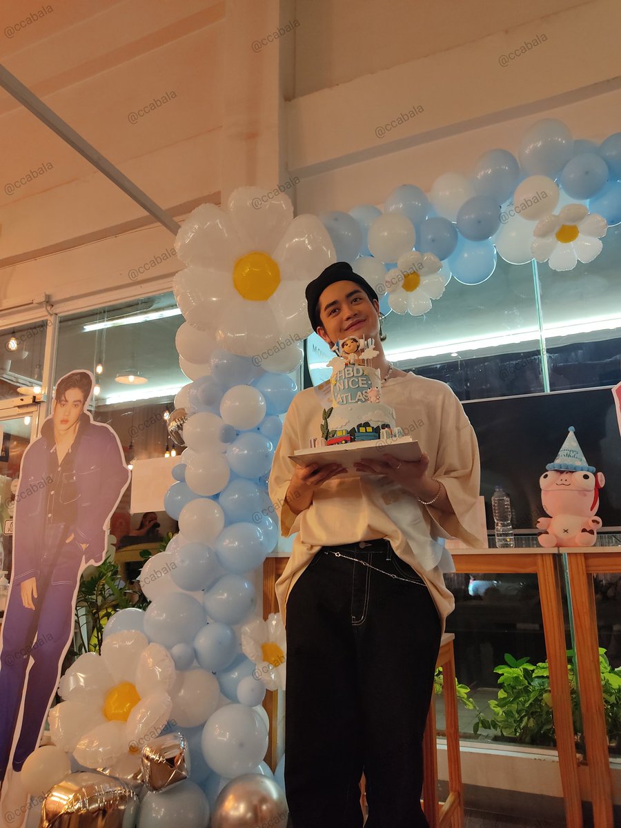 ccabala_cc's tweet photo. ยิ้มแฉ่งเลย เลิ้ปๆนะ
#LovelyNICEtimeAt22 https://t.co/RWiRhxOwMU