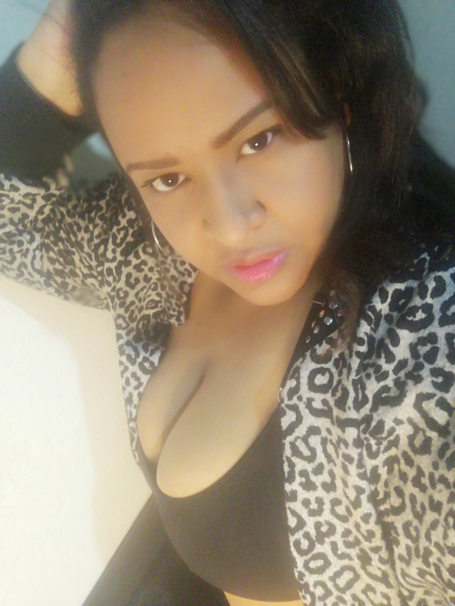 emma_ye40's tweet photo. It's nice to meet new friends... Es bonito conocer nuevas amistades sígueme en:  https://t.co/Iyd3MZO90E     #amigosconderechos #onlyfansgirl #onlyfanslatinas #onlyfanspromo #bigirl #plussize #curvyfigure #curvysexy https://t.co/3ric81Thq5