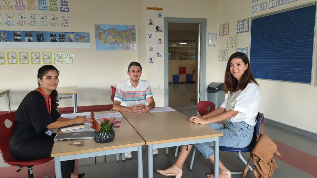 bkbeylikduzu's tweet photo. 1. Sınıf ve ilkokulumuzun diğer seviyelerinde aramıza yeni katılan öğrenci ve velilerimiz ile bireysel tanışma toplantılarımızı gerçekleştirdik. Aramıza yeni katılan tüm öğrenci ve velilerimize hoş geldiniz diyor, nitelikli ve sağlıklı bir öğretim yılı diliyoruz. https://t.co/Zb9WghrroS