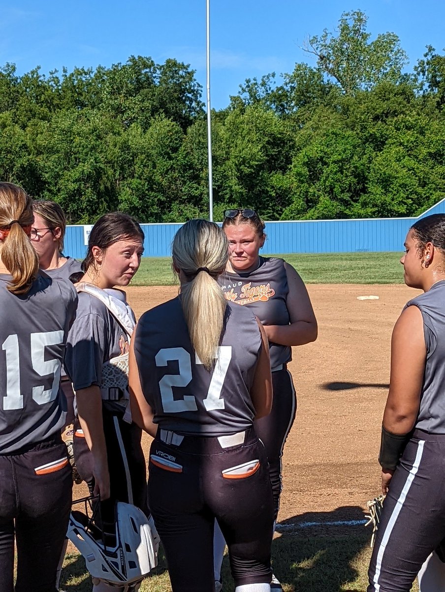 Lady Tigers w/ the upset win over #18 Maysville 7-0 in the New Lima tourney. Next game @ 2pm vs #5 Moss.
#keepitgoin
#homerunchainz 
<a href="/coach_Rstreet/">Royce Street</a>