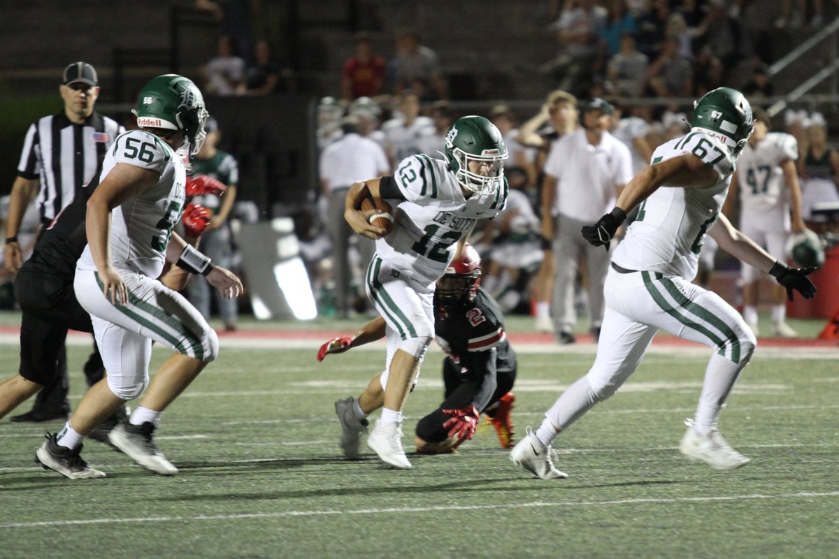 PrepsKC's tweet photo. From last night @DeSotoWildcats come from behind to stop @LansingLionFB 27-21 Story, photo and stats https://t.co/cr0VHI6fMM https://t.co/RLUtdtkZOz