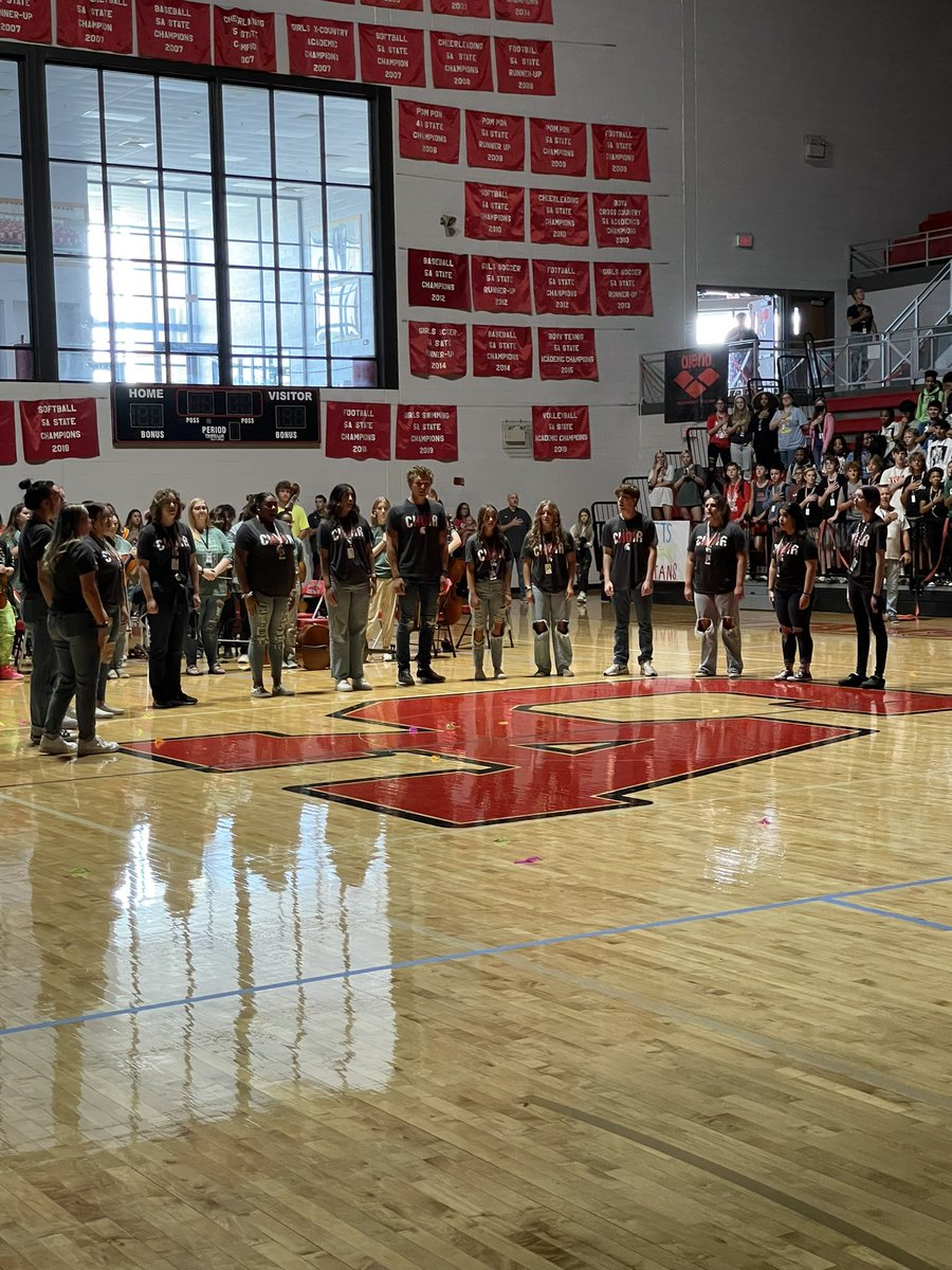 cahs_band's tweet photo. Carl Albert High School Band, Choir, and Orchestra at the first pep assembly of the year!
#TitanPride #MDPurpose @MidDelFineArts @CAHSTitans @middelnews https://t.co/nAx1mMFwTG