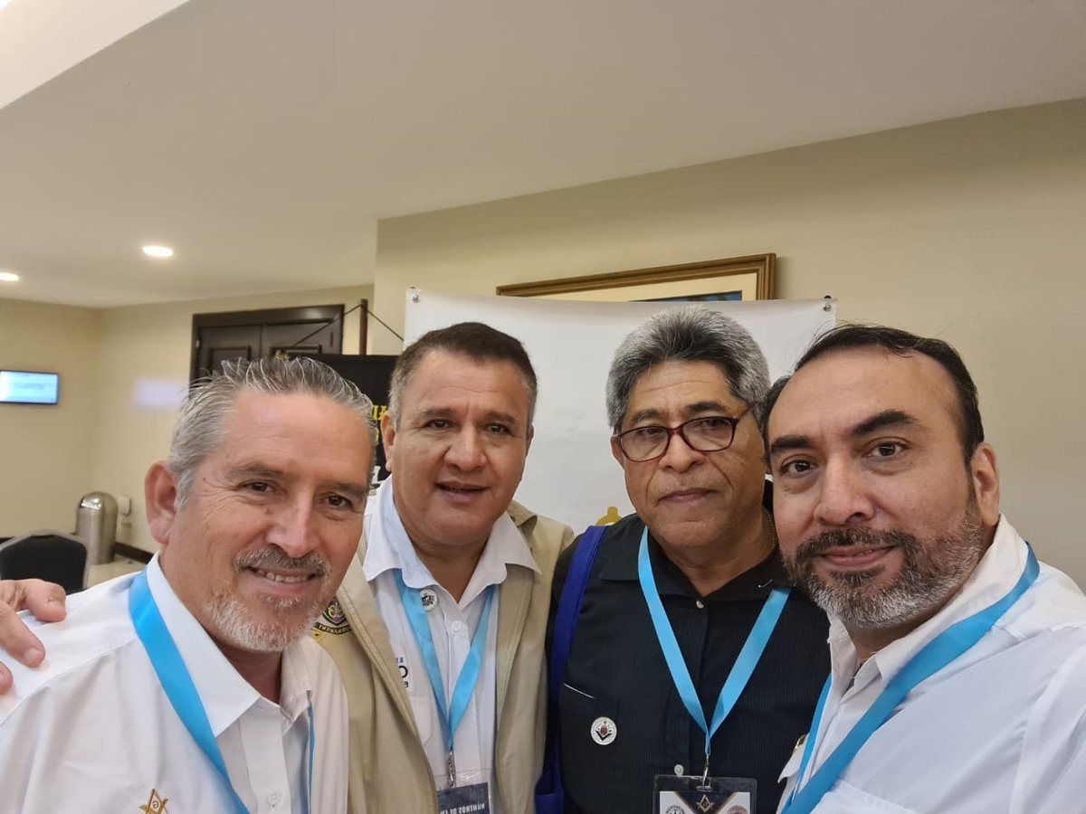 glumveracruz's tweet photo. plática previa sobre Amity internacional y Simbolismo masónico permite que los trabajos se encaminen a los hermanamientos y desbastación de la piedra bruta..Mucho éxito deseamos a todos. #Comaca #SanSalvador #Masonería #Masón @uponthesquare @TheSquareMag @NotiMmx @BillHoslerpm https://t.co/w0aFwdsuHk