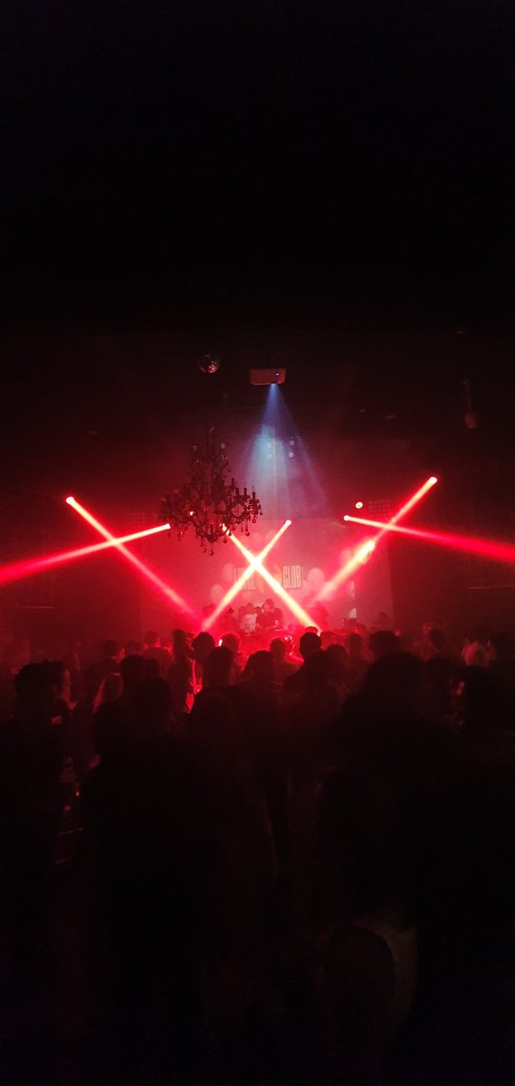 ElectronicaPma's tweet photo. Se bailó anoche con el.tremendo show que se tiro #Sebzito en @TeatroAmadorPA. 🔥❤🙏🏻 https://t.co/rVI4GlWWCF
