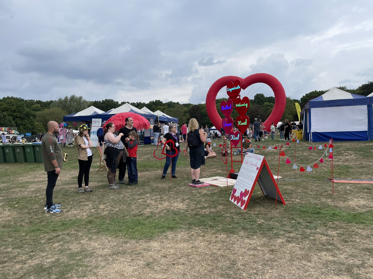 JuliaSnowdin's tweet photo. If you’re at @godivafestival today come and find the #loveometer in the family field. We’re there today till 7pm and tomorrow 12-7pm. You’ll find us next to @bbccwr stage #godiva2022 #familyfestival #outdoorart #interactiveart #digitalart https://t.co/mDZ6o3FozX