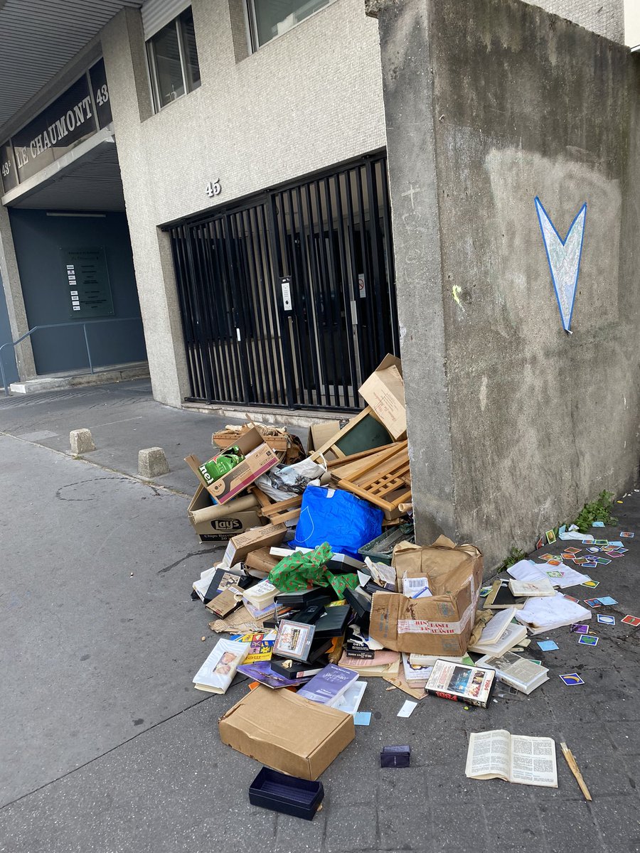 elsaperretti's tweet photo. @Paris19e 3 jours que je poste sur l’appli Dans ma rue, sans effet. Du coup je fais quoi maintenant ?  (Rue hautpoul) https://t.co/8aRGc6X8Tv
