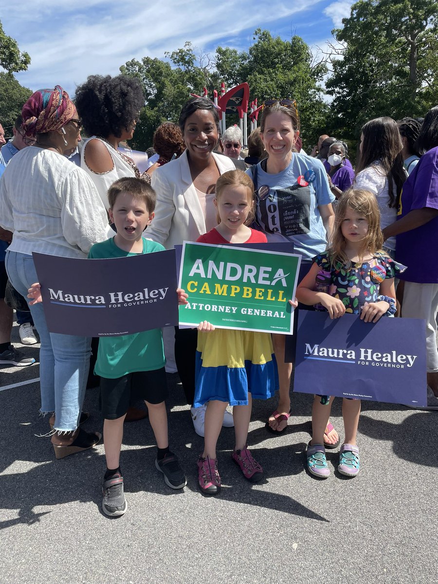 CarolineOpine's tweet photo. It’s a beautiful day to #GOTV in Brockton, MA with two stellar @MomsDemand #GunSenseCandidates: @maura_healey &amp; @AndreaForAG! Gun safety is on the ballot, &amp; as Governor &amp; AG, these 2 will ensure MA continues to lead the way in gun violence prevention. #TeamHealey #ACforAG #MApoli https://t.co/KZeyZTI4Lo