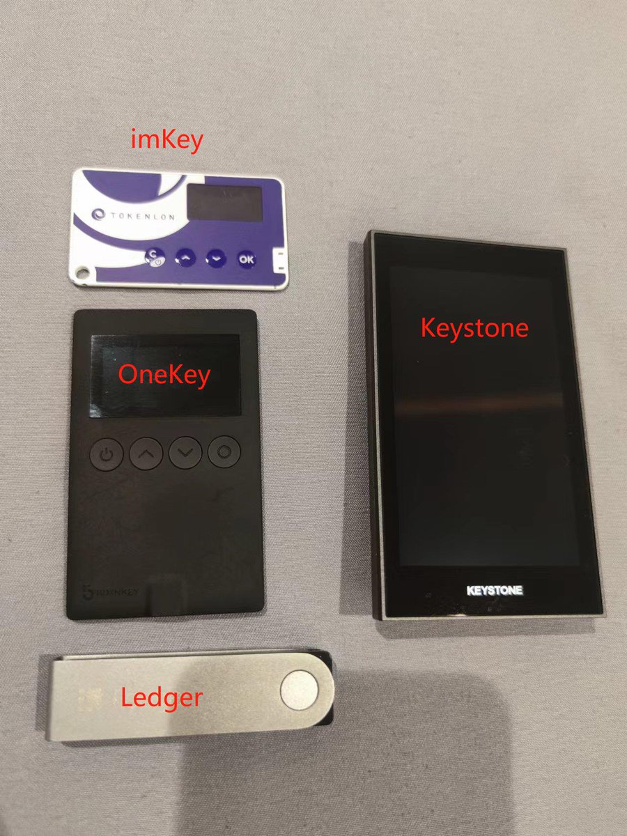 个人硬件钱包全家桶💁‍♂️

<a href="/imKeyOfficial/">imKey 硬件钱包｜Hardware Wallet</a>   老东家，囤币首选，EAL6+ 安全芯片
<a href="/OneKeyCN/">OneKey 中文</a>  个人常用的 DeFi 钱包，适合高频交互人群
<a href="/Ledger/">Ledger</a>  圈内链支持最多的硬件钱包，但不适合高频交互。。（玩 DeFi 你可能会自闭）
<a href="/KeystoneCN/">Keystone 中文</a>  前身是 Cobo 旗下的硬件钱包，支持指纹识别，深度支持 Metamask