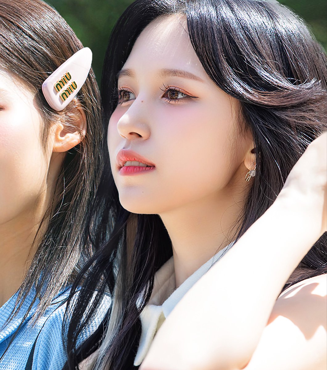 MIN4VOGUE's tweet photo. twice’s j trinity 
#MOMO #SANA #MINA https://t.co/yr4imloKX7