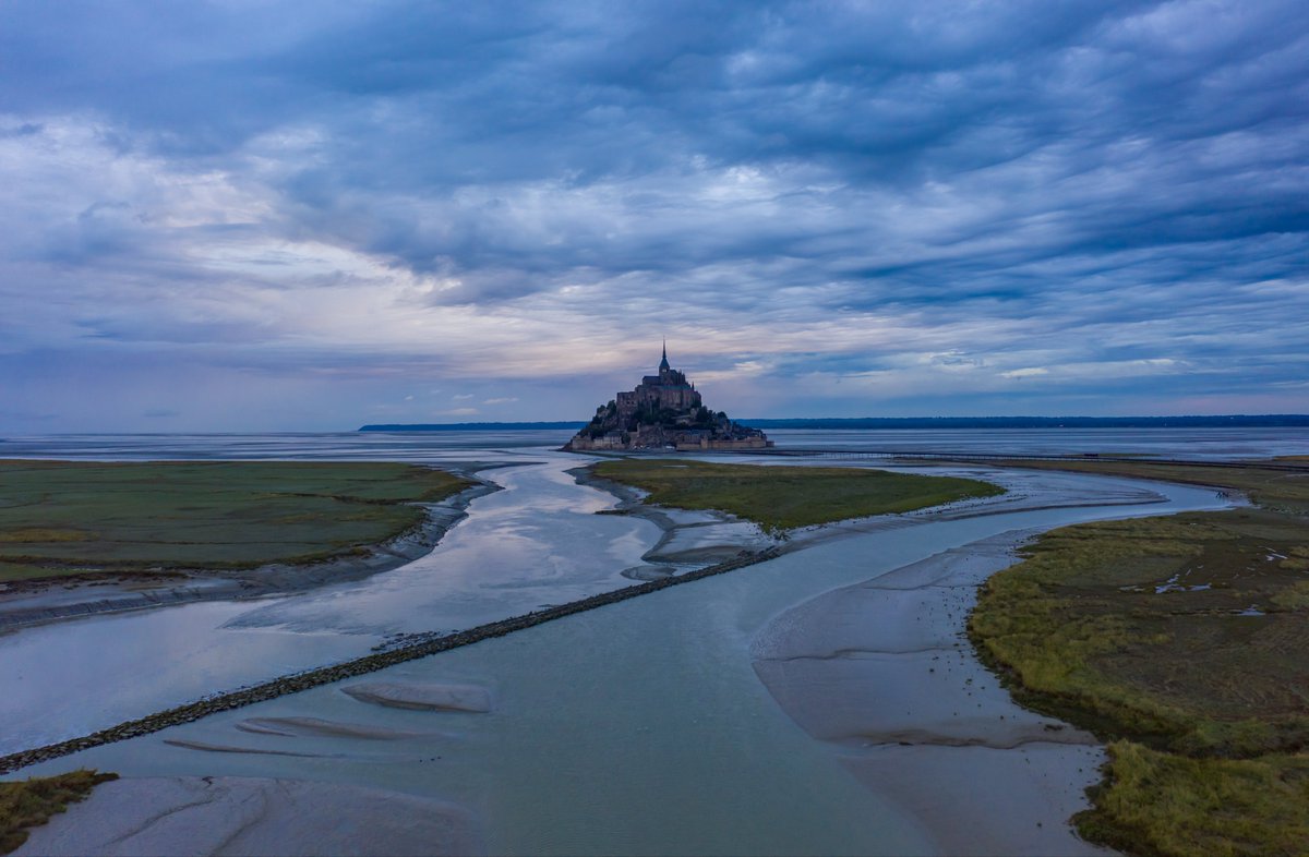 Ciupanezul's tweet photo. @DesertedPIaces_ #castleinocean #francecastle https://t.co/GLu4A1b21D