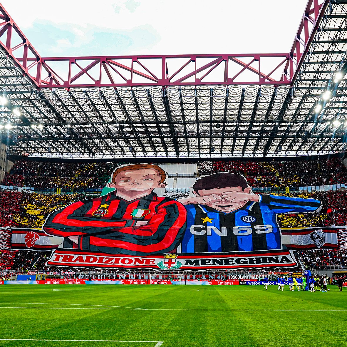 ESPNDeportes's tweet photo. ¡Lo que nos da el Derbiy Della Madonnina! 🔴⚫️ 💥 ⚫️🔵

Al mediotiempo Milan e Inter empatan 1-1. 🤩 https://t.co/kFE7hMZER2