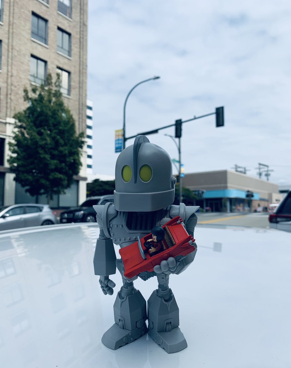 your_boy_tone's tweet image. Happy #FunkoSodaSaturday! Everybody how awesome is the new 3 liter iron giant #Soda while I was at #funkon2022 I was lucky enough to pull the chase!! Definitely one of my favorite sodas in my collection! #Funko #Funkosoda #SMFSODA #SMF @brianmariotti @OriginalFunko