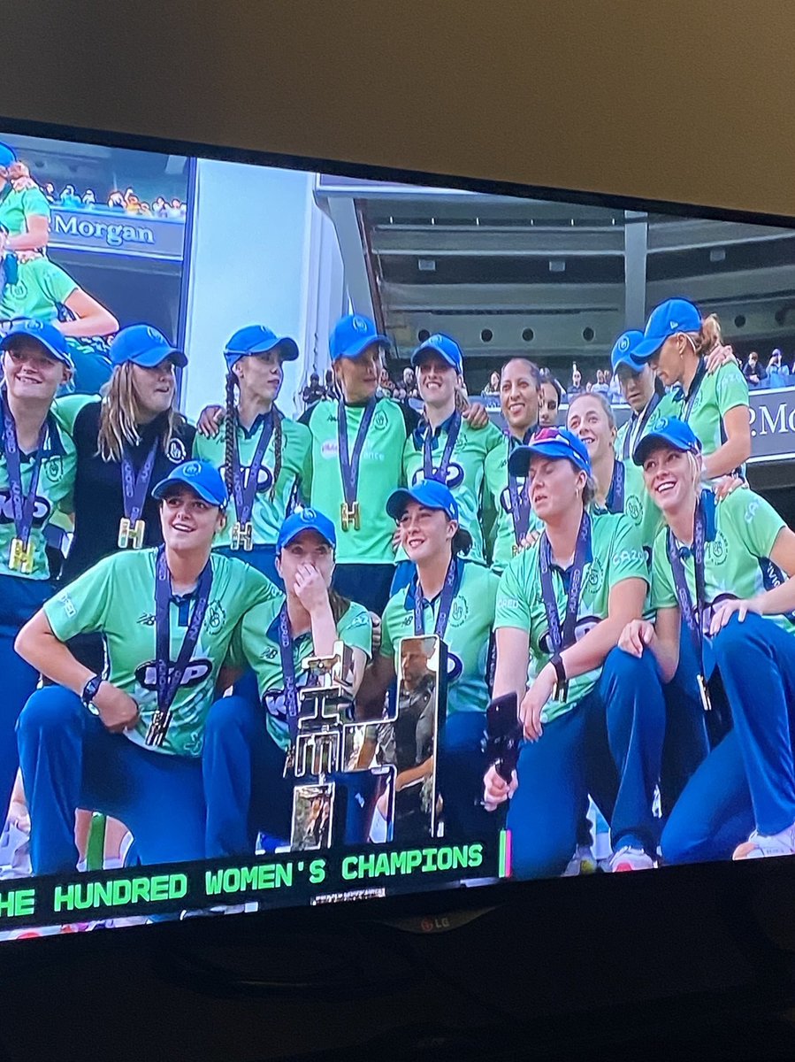 PenarthLadiesHC's tweet image. Congratulations #ovalinvisibles and @sophiasmale . Proud club 🐻