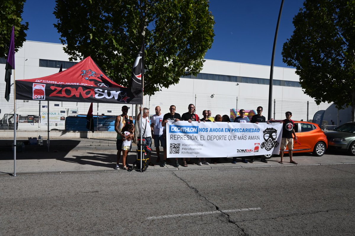 cgtzonasur's tweet photo. DECATHLON | #DecactlonReprime
Hoy en la nave Logística de @DecathlonES CAR #Getafe
Y no vamos a parar hasta
#MarioReadmision
#OviReadmisión
#BoicotDecathlon
@CgtCar @cgtzonasur @CGT
Contra la #Precariedad #Anarcosindicalismo
Más info: 👇👇
https://t.co/MIAmbC61za https://t.co/Mo0qoeUvz2
