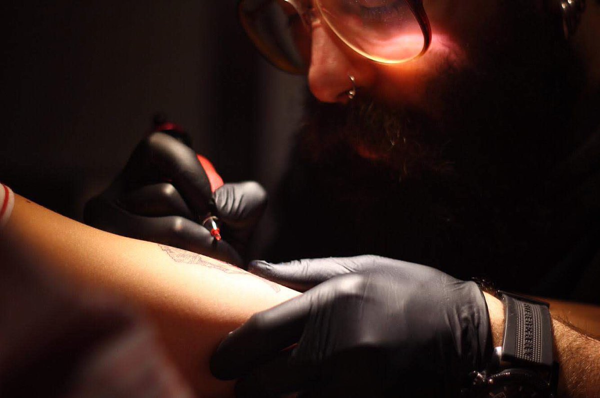 AlperFiratli's tweet photo. Self portrait…
.
.
#Throwback #tattoo https://t.co/FOhayvUXqf