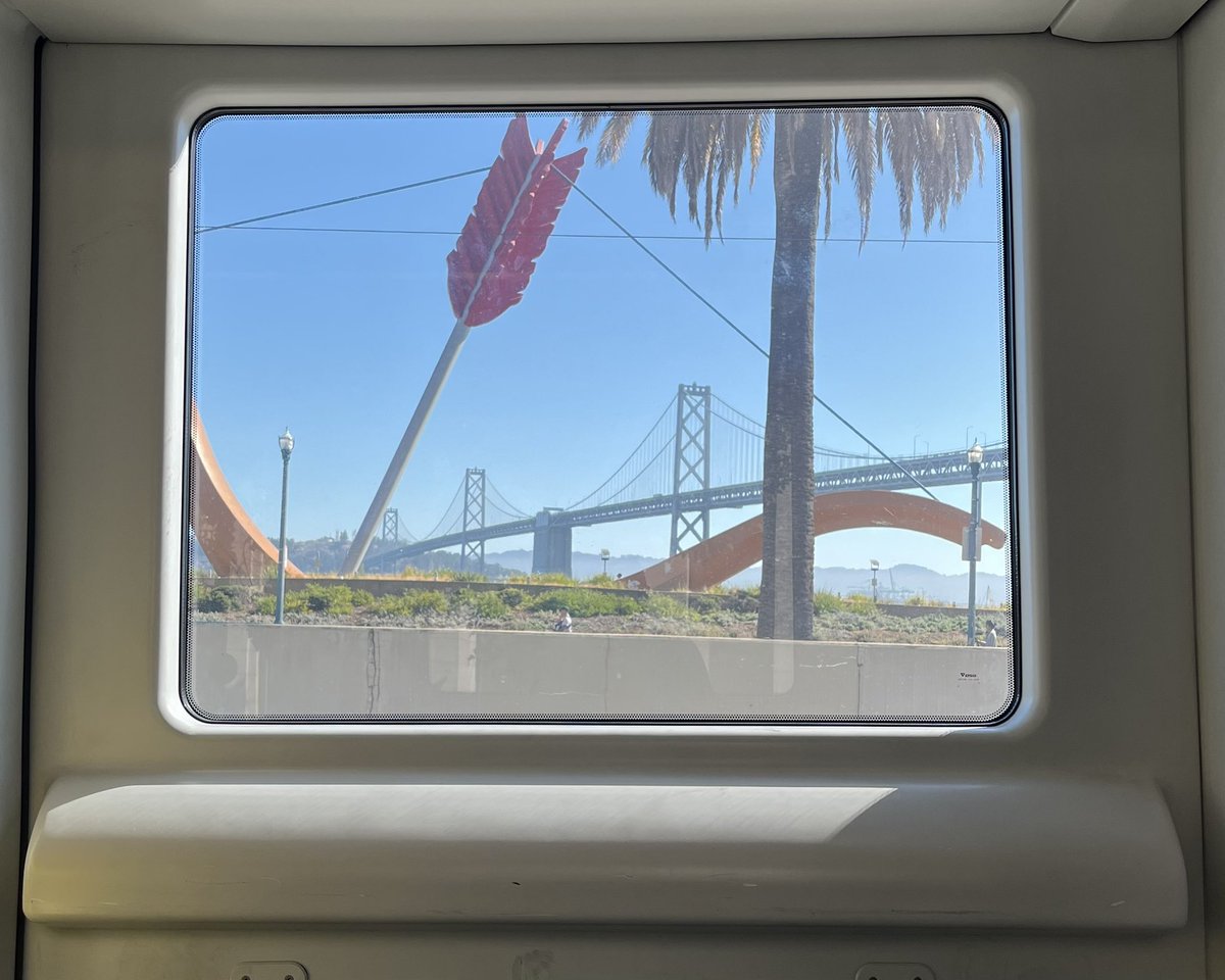 TransitEquitySF's tweet photo. This is why I don’t like our transit windows covered in ads. We need the $$, but there are other ways to fund transit. If we r covering the windows, charge them a shitload of money that can really make an impact on transit operations $$. #transitthoughts #sfmuni #transitmonth https://t.co/IzdoCkGJNt
