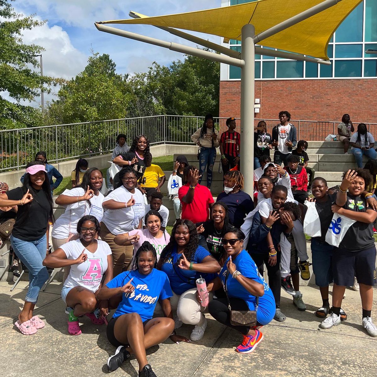 At service event today, the “Glorious” Gamma Sigma Chapter of Alpha Kappa Alpha Sorority Inc.,participated in the TRIO Educational Talent Search Program (ETS) Campus Tour Event! Assisting DCSS middle and high school students visit through the grounds of  Albany State University!