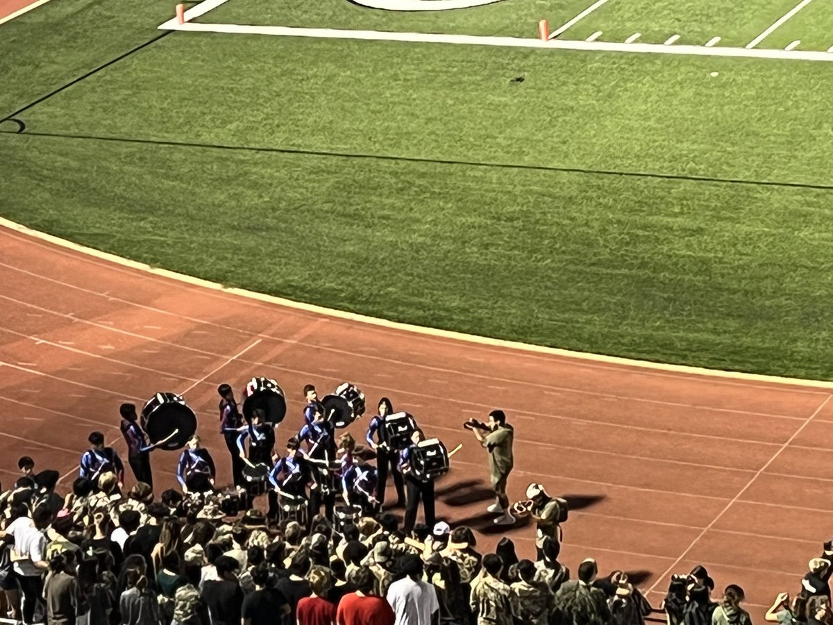 KarenEngle's tweet photo. The @ClearBrookHS spirit on display under Friday night lights! #brookstrong https://t.co/wRJd6os1K0