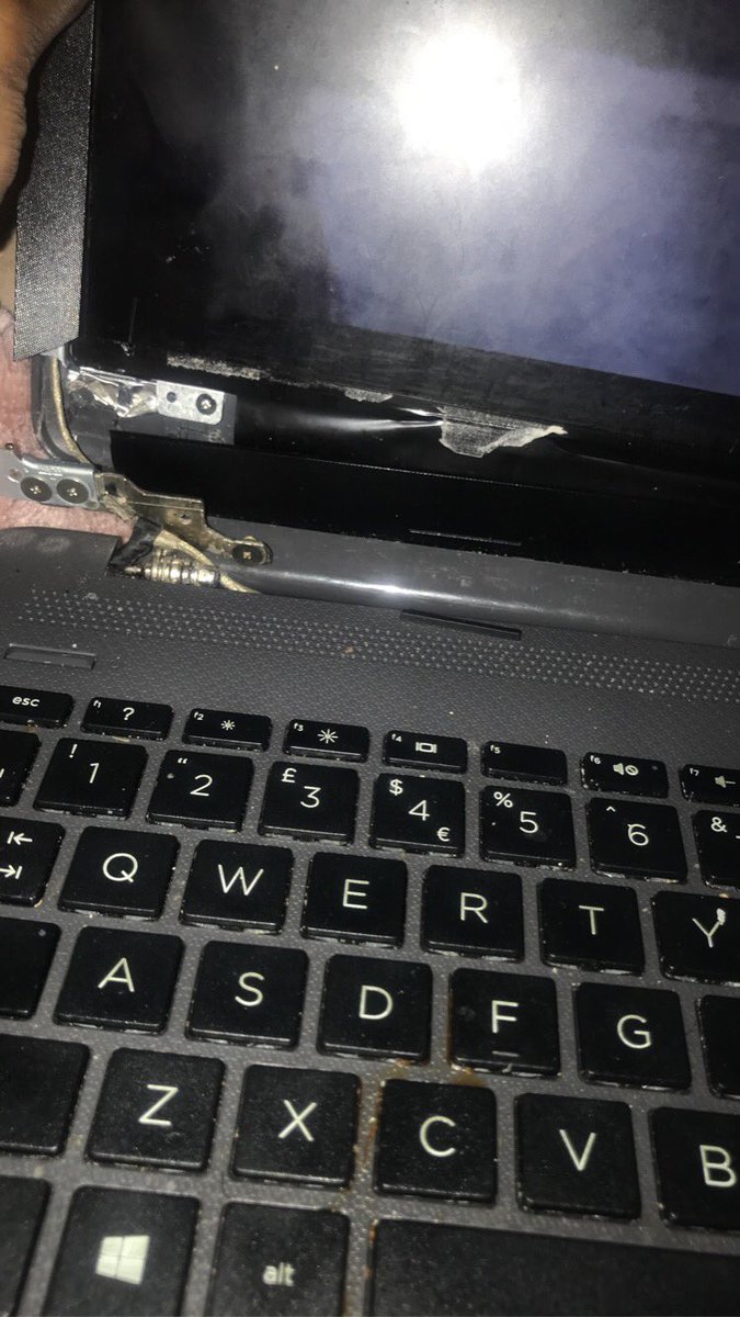 Amayga2's tweet photo. @MrBeast want to buy me a new laptop 😫 https://t.co/MGvmwxVMw8
