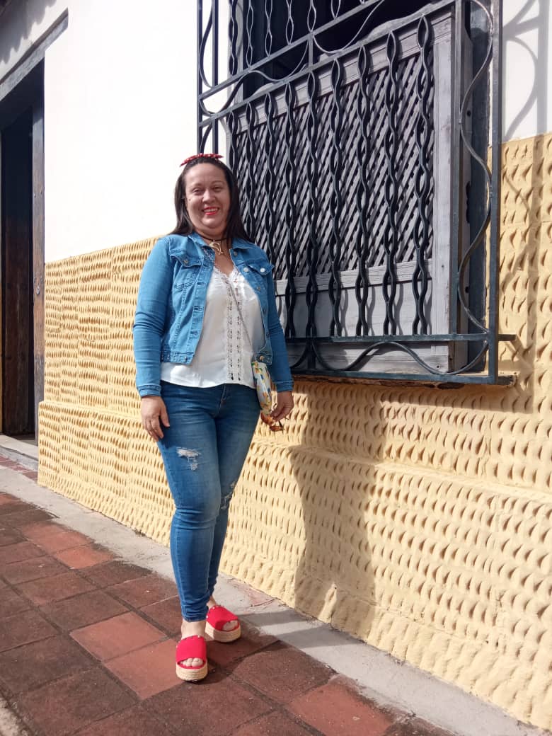 Aurelio2718's tweet photo. Responsable de la Parroquia Espinoza de los Monteros, Arenales. Municipio Torres; Edo Lara. Profesora magíster Angélica Lucena, presente. La educación es la solución https://t.co/HyrhXps05u