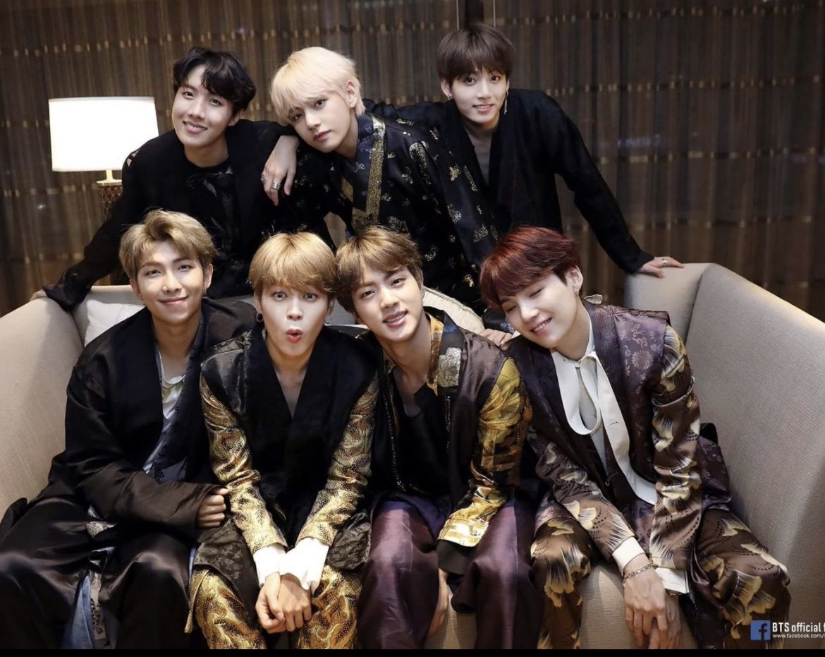 m00370225's tweet photo. @Jimin_green2 @BTS_twt 懐かしい写真！韓服ジミンちゃんいいね✨💜私も保存していたはず、、と過去にスクロールしてみたよ✨
この頃は日本で会えてたのになーとしみじみしちゃった（；＿；） https://t.co/tI6kaGV9Rz