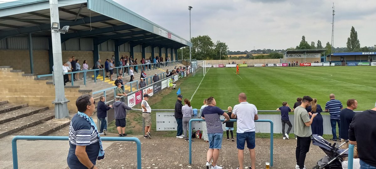 DGee3's tweet photo. FA Cup fever. A qualifying round. I forget which one. 3-3. Scenes etc. Non league may be the best. @fcrugbytown v Grantham https://t.co/1irsos4CWo