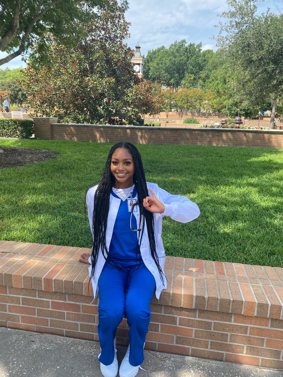 ThetaEpAKAs's tweet photo. Congratulations to our sister Autumn!!! She received her white coat today, and she looks exquisite in it. 💗💚#thetaep73 #AKAsLead https://t.co/90hweDWvEA