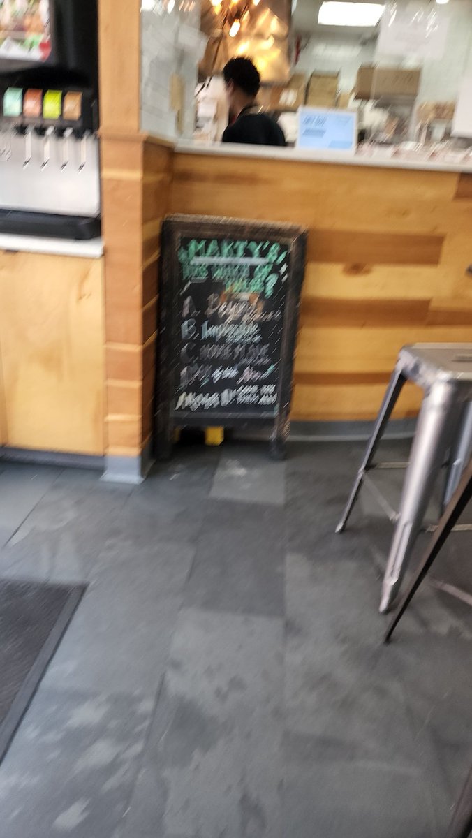 KyleOrtonRules's tweet photo. At the restauran https://t.co/U6wDVLDVKZ