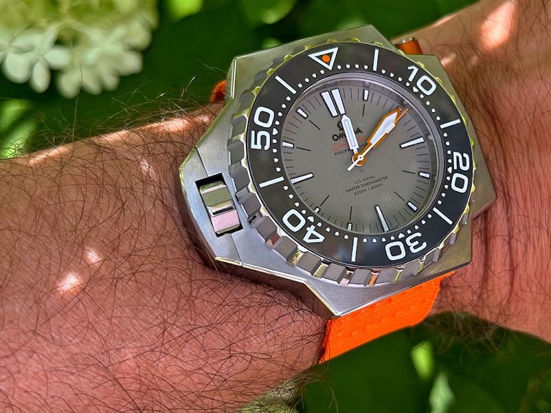 PuristSPro's tweet photo. Weekend Entertainment
https://t.co/KCIB41rXKF
#Omega
#Ploprof #Seamaster https://t.co/h7YpcUeMfN