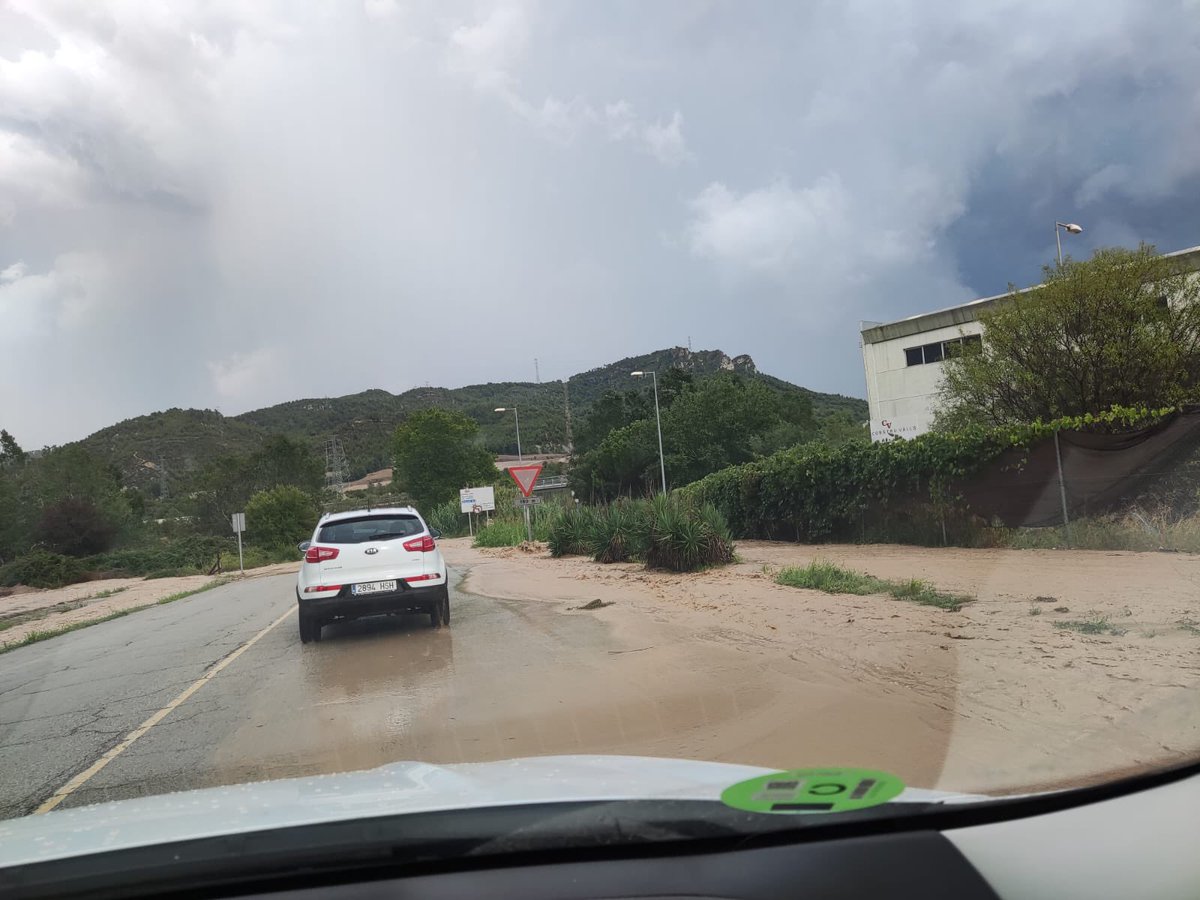 gemmaruiz's tweet photo. @emergenciescat https://t.co/TSbD0rtoyF