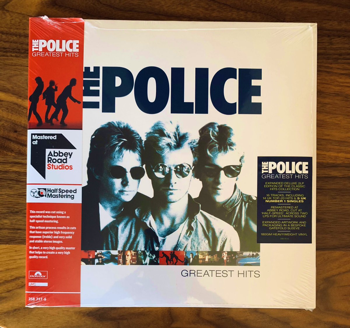 jesusrglez's tweet image. Having fun today,
comparing albums on #Vinyl and @roonlabs streaming #AudioFun 😎
