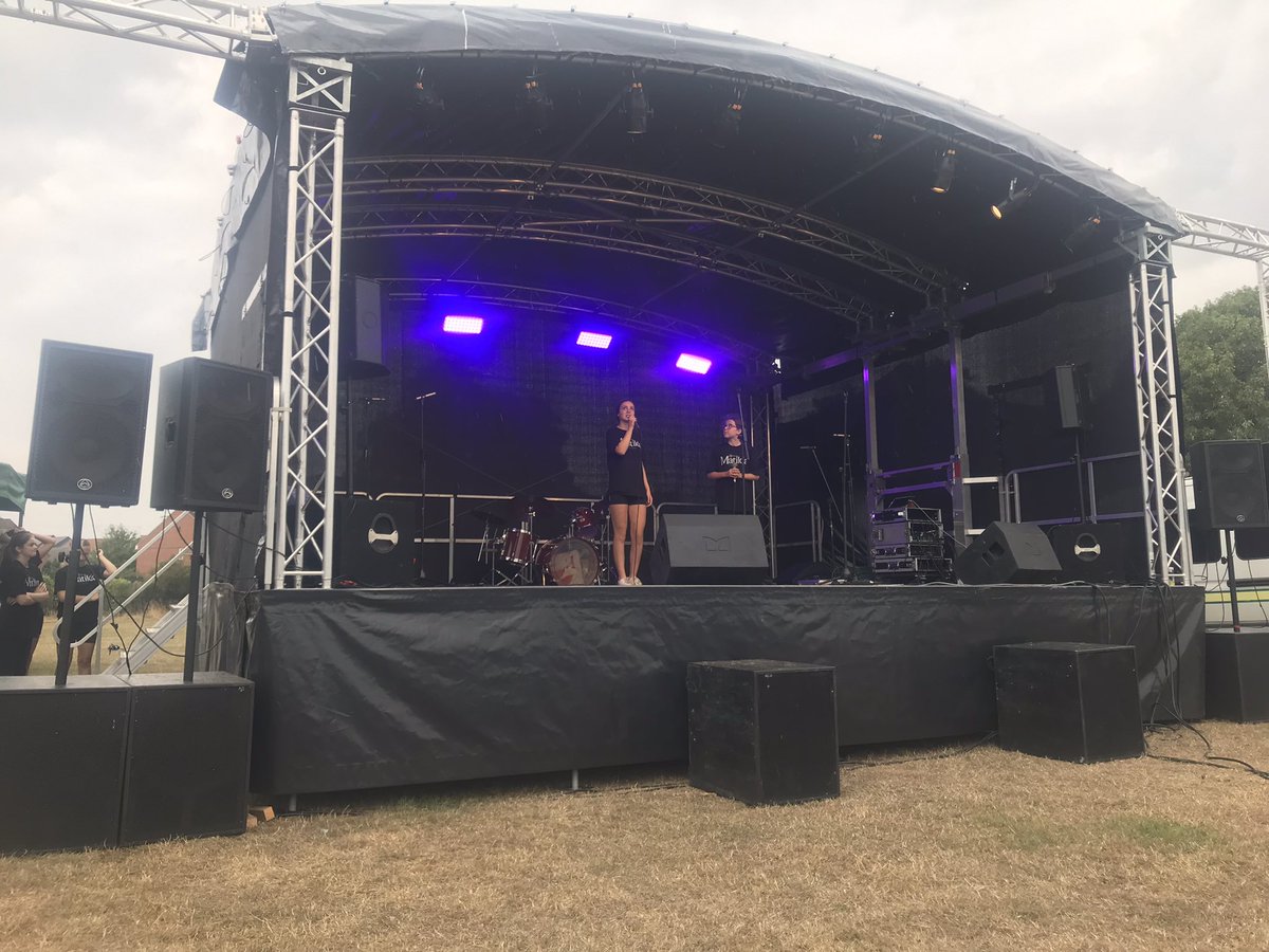 MetDrama's tweet photo. Amazing performance by our ‘Matilda’ Cast at Party In The Ponds, Vassals Park today. Fantastic crowd. So proud of our Met Productions students. https://t.co/KEDAlPMSrE