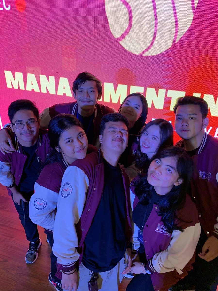 ryhnanta's tweet photo. @econT3T inilah tim 8 orang yg mengoperasikan acara segede ini https://t.co/ASoHIrlIvr