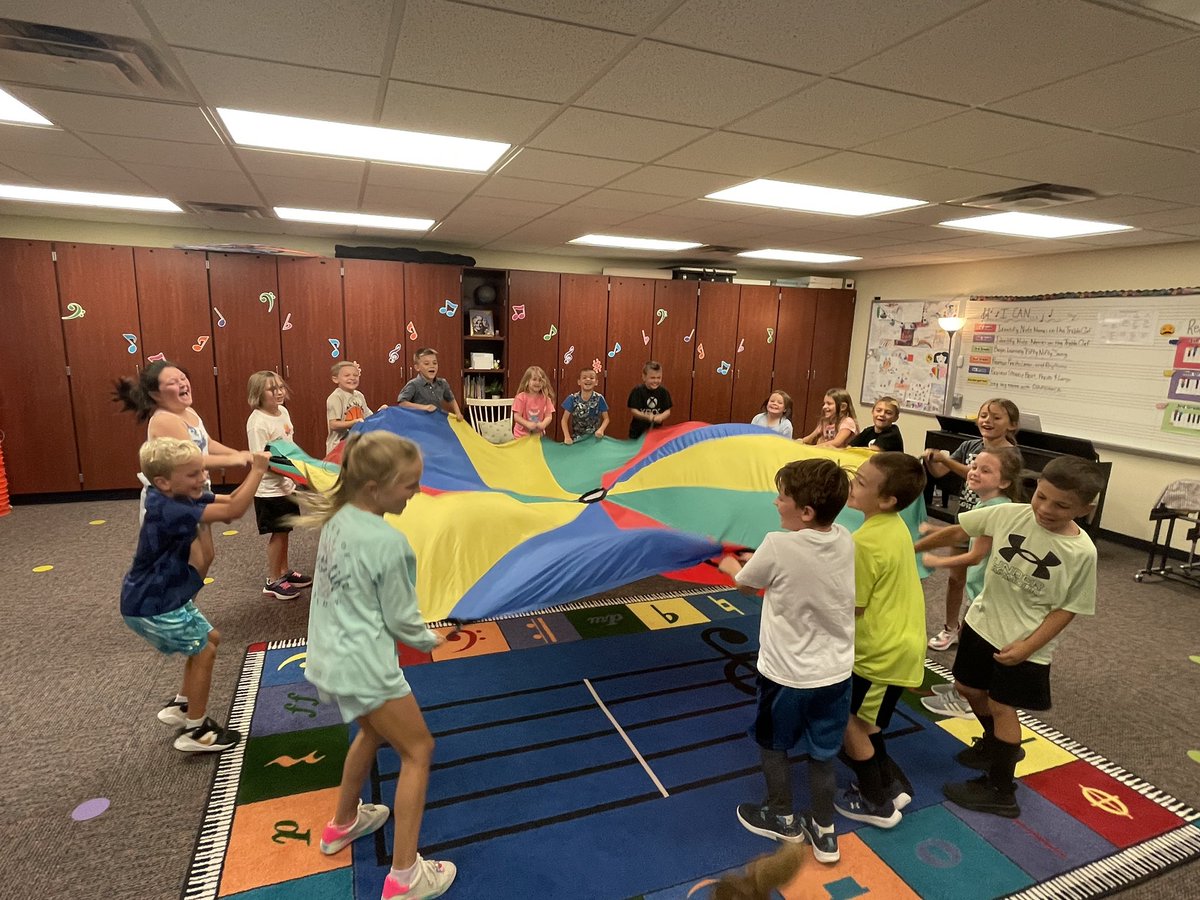 MsRileyMusic's tweet photo. What better way to learn about presto and largo than with the parachute? #METeach https://t.co/JJkxZ6SBIW