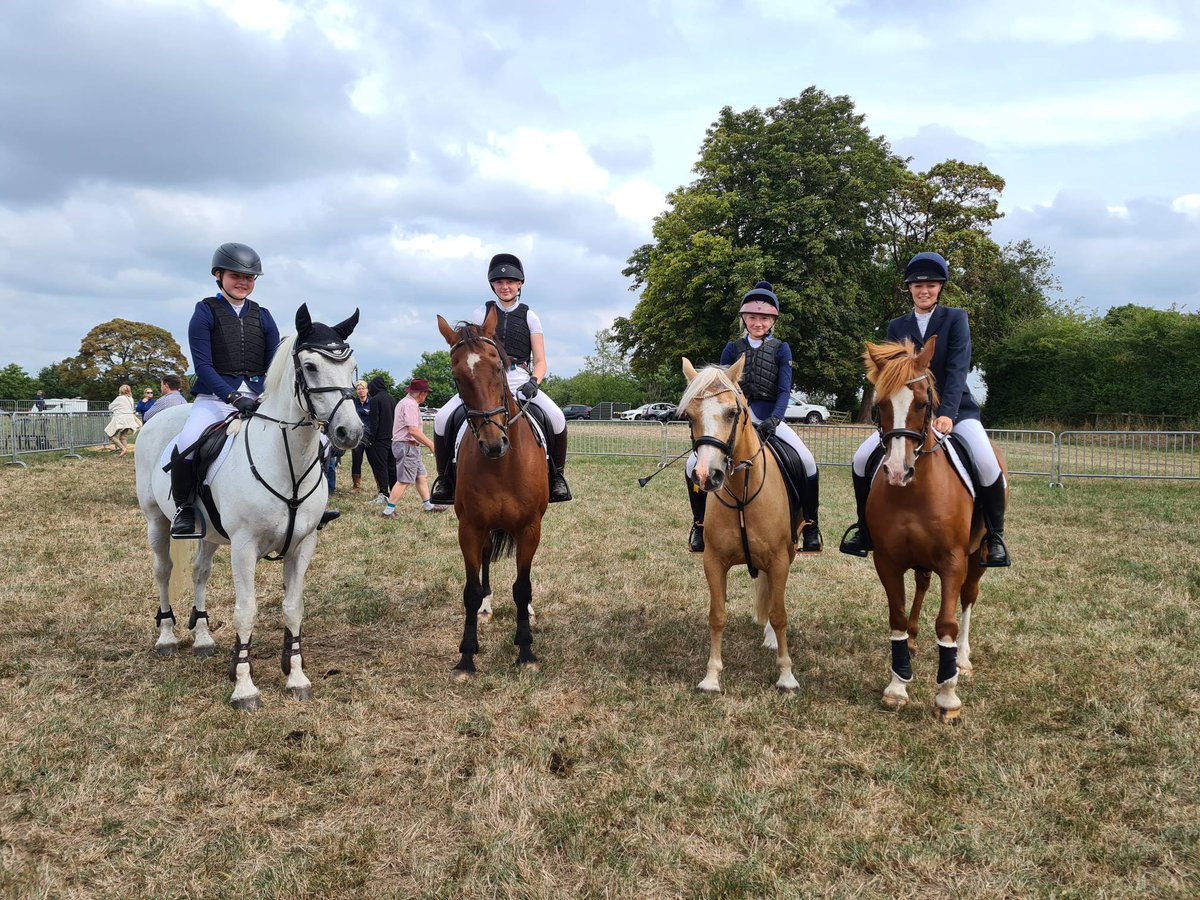 It was great to see Poppy, Amelie, Ella and Taylor all show jumping at Eccleshall Show today. Between them they received 3 firsts, 2 seconds and 2 thirds. Well done girls. 
<a href="/Eccleshallshow/">Eccleshall Show</a> #SGSDifference