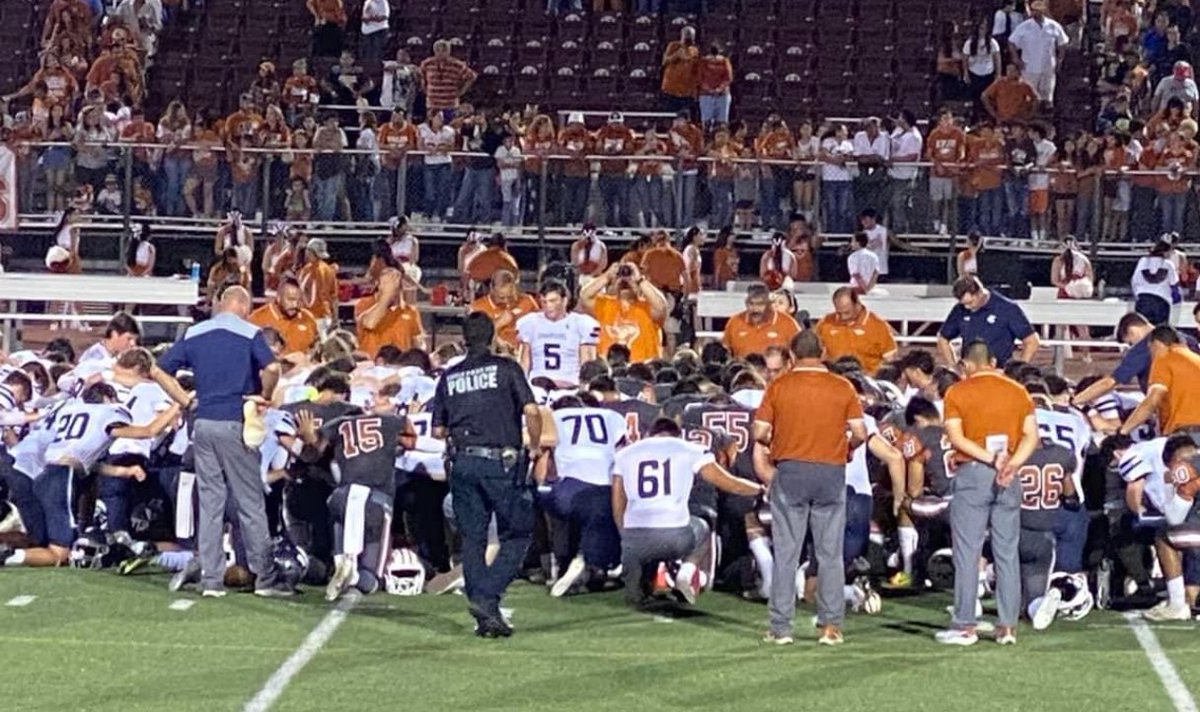wesleyb_xp's tweet photo. @KannonBrooks @ChampionHSFB @Hudl Best pic right here 🙏🙏 #5KB @kannonbrooks https://t.co/6lSKJazKgF