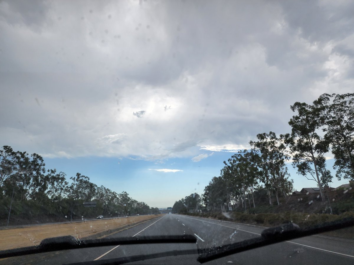 Ann_Supermonkey's tweet photo. Finally some rain drops 🌧️ in #OrangeCounty #WeatherReport https://t.co/gxtgqXhkbR