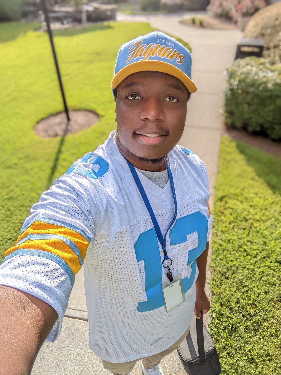 AP_504's tweet photo. At work reppin my Jags!!! #BeatFMU #SpotTheBall #WeAreSouthern #GeauxJags https://t.co/D6kgSwqwGk
