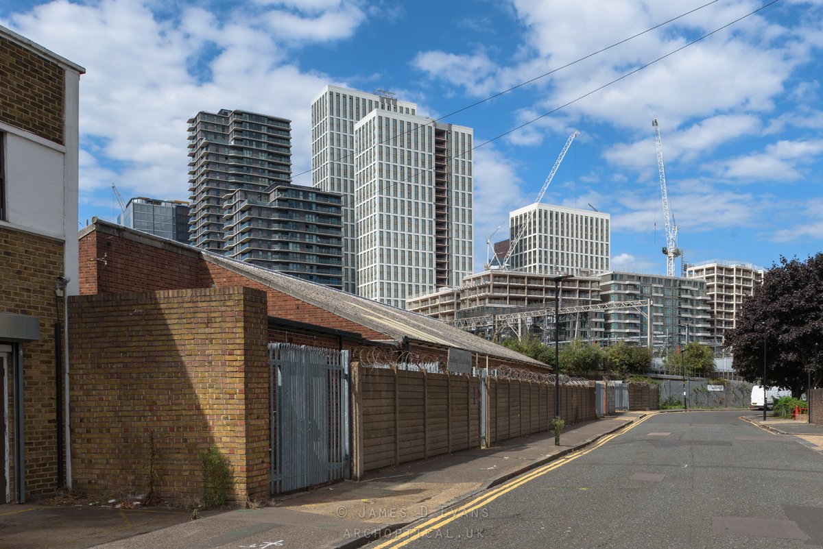 archoptical's tweet photo. Cherry Park, Stratford. https://t.co/8Q3W73WVjA #cherrypark #stratford #westfield #construction #architecture #london #photography https://t.co/ocJtbJPzrn