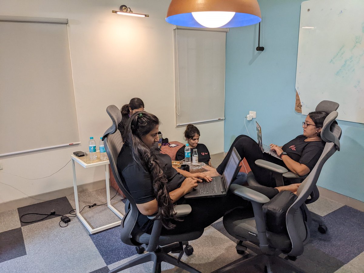 PhoenixGuildHQ's tweet photo. Intense building and mentoring sessions at the hacker house!! 🔥🔥

#notyourcryptobro https://t.co/N6GU4WVzfF