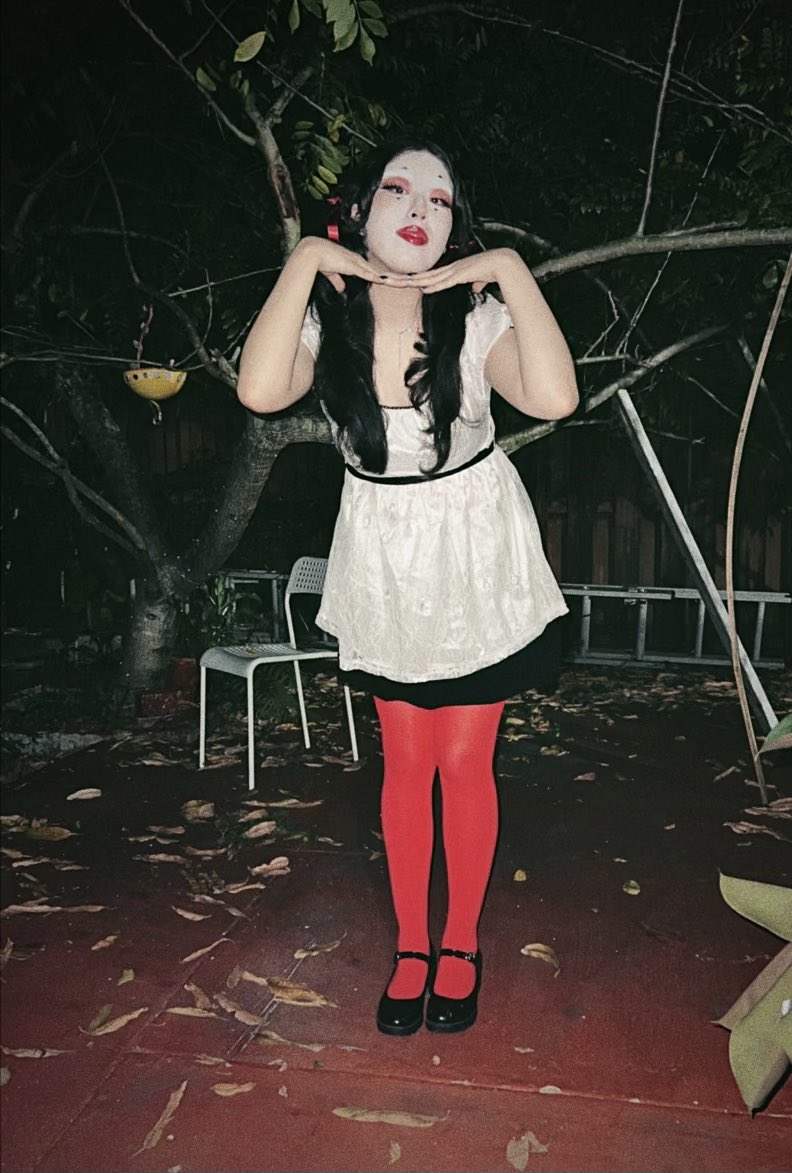 kawaiifuk's tweet photo. clown sightings in 2022 https://t.co/qbEWPUDXCk