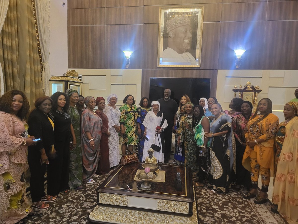 _dinomelaye's tweet photo. I hosted PDP Female Candidates of House of Assembly and Reps from all over the country tonight as they all pledged loyalty to Atiku Abubakar. Dino Melaye https://t.co/JTKDfJ9XEl