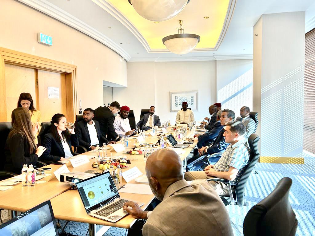 NigerMeer's tweet photo. Signature d’un mémorandum d’entente,entre SEM @Ibrahimayacoub et le PDG AACID à Istanbul,ce 03/09/22 pour le projet Salkadamna en présence du DG de la #CMEN.
Le projet comporte 4 composantes:La mine,la centrale hybride de 600 MW, les LTE et l’usine des briquettes de charbon. https://t.co/24mvFz3O0Z