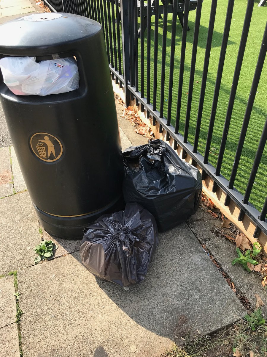 tonylouki's tweet photo. Voyage to #OSGWard Surgery Bingo: obligatory abandoned @Tesco trolley at Great West (#VeryLittleHelps), dumped bags outside @IsleworthSyon, three cans of spine collapse near Stucley. These and dodgy builders' rubble on St Mary's reported via https://t.co/eub3BbAMJY https://t.co/zxUlK7qoGR