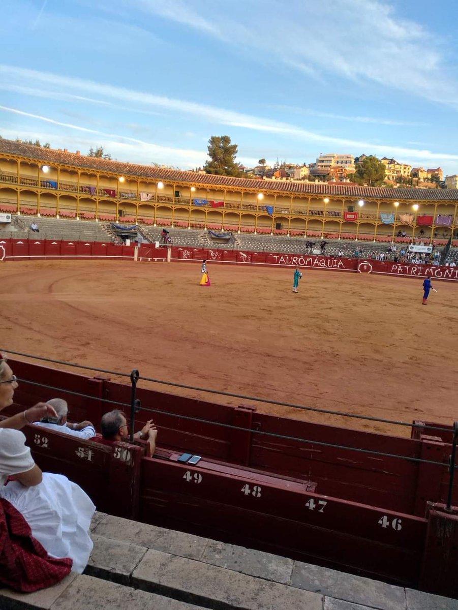 FRACASO DE ASISTENCIA EN EL EVENTO TAURINO CELEBRADO EN LA PLAZA DE TOROS DE #Aranjuez
👏👏👏👏👏👏👏👏
Como ya ocurrió en #Bilbao durante este verano, la asistencia ha sido prácticamente nula 👏👏👏👏👏👏👏👏👏👏👏