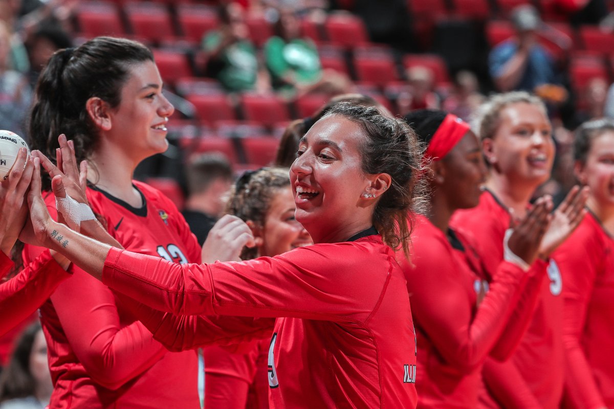 RedbirdVB's tweet photo. 🗣️ 𝐌𝐕𝐏, 𝐌𝐕𝐏, 𝐌𝐕𝐏

.@kaitprondo is named the Redbird Classic MVP after she recorded 4⃣8⃣ kills on a .407 hitting percentage to go with 9 blocks! https://t.co/Siuq66MdY9