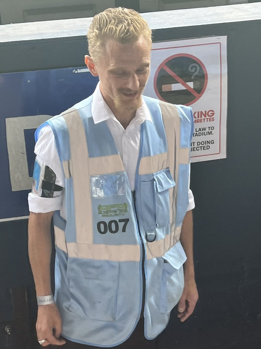 OfficialHVG's tweet photo. The cost of living crisis has hit James Bond harder than most. #wafc https://t.co/hsmNU8KRNj